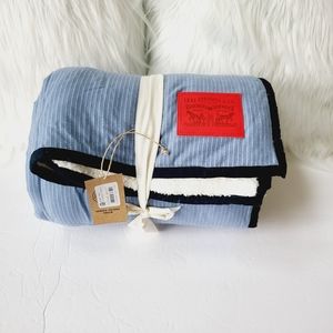 Sherpa Throw Blanket Levi